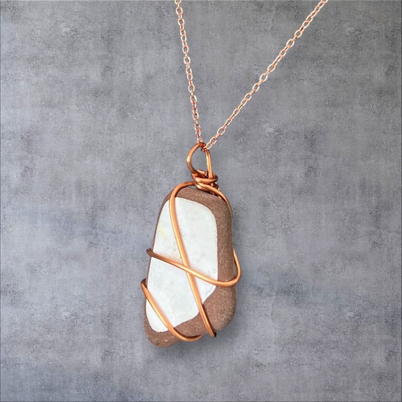 Copper wire wrapped pendant, natural stone - Picture 4 of 5